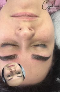 Sourcils poudrés